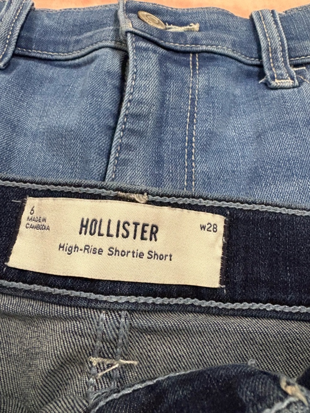 Lot of 2 Women’s Hollister Jean Shorts - Picture 4 of 7